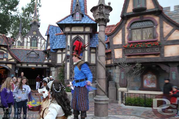 A brief show takes place called Jester Training.  This session featured juggling.