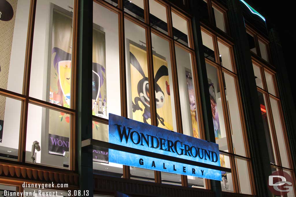 The Wonderground Gallery had a Limited Time Magic display featuring some replica props and costumes from Oz.