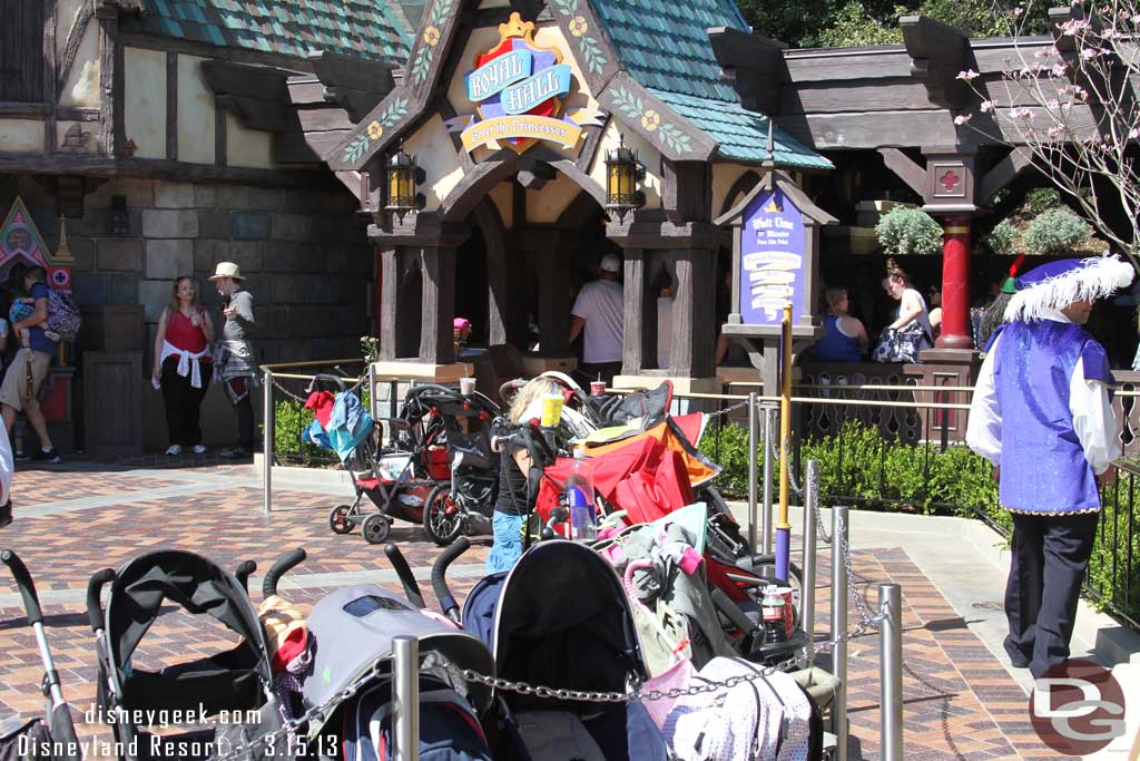 Some stroller parking inside the area too (so guess the rumor of a stroller band was just that a rumor so far).