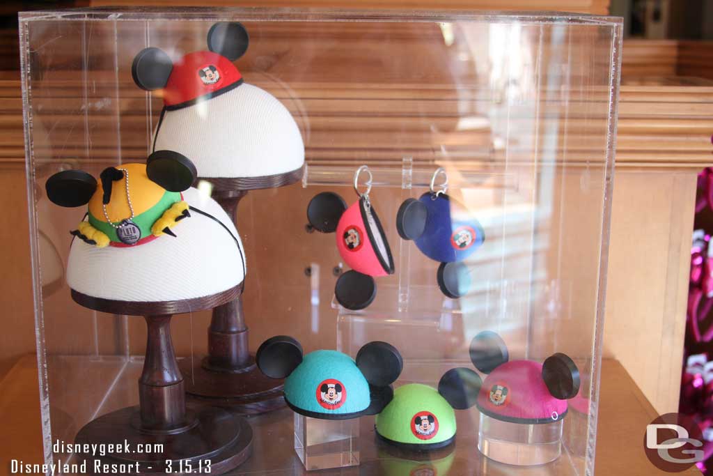Are these the Limited Time Magic hats for the month.. no label and I cannot remember from the picture.