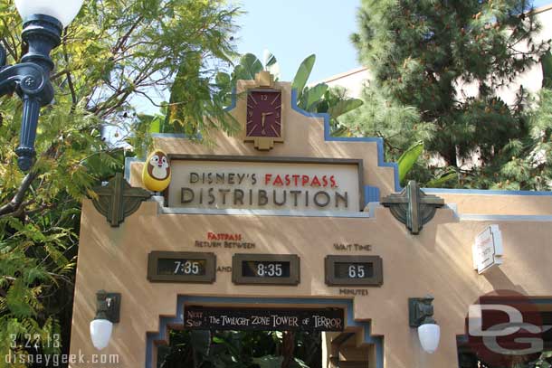 Dale hanging out near the Tower of Terror Fastpass Distribution.  Notice the wait time.