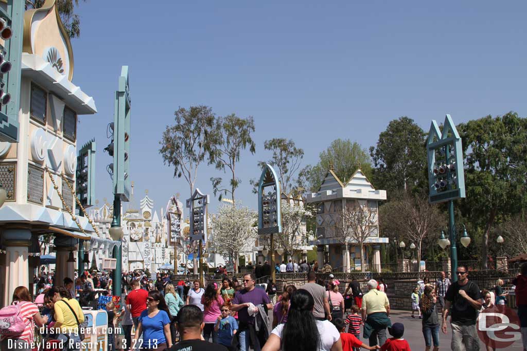 Looks like they have paused the Small World Mall painting project during the spring break rush.  No scaffolding up this week, but still three or four towers to go.