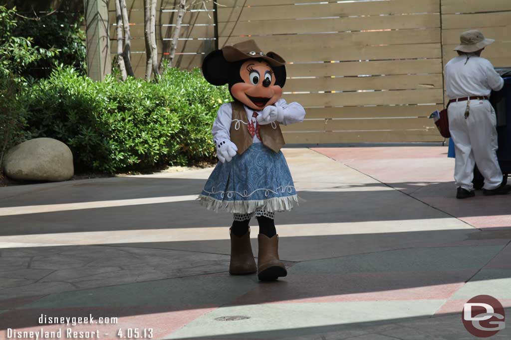 Cowgirl Minnie was roaming around for pictures.