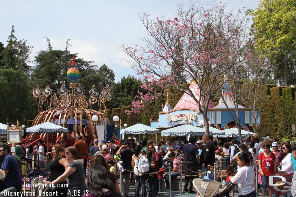 Also that they did not bring in an extra popcorn cart and place it near Dumbo to sell the new buckets.  