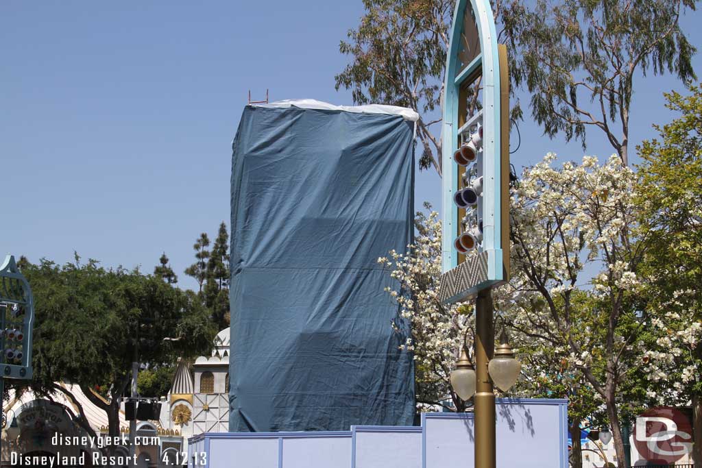 The painting project has resumed on the Small World Mall light towers.