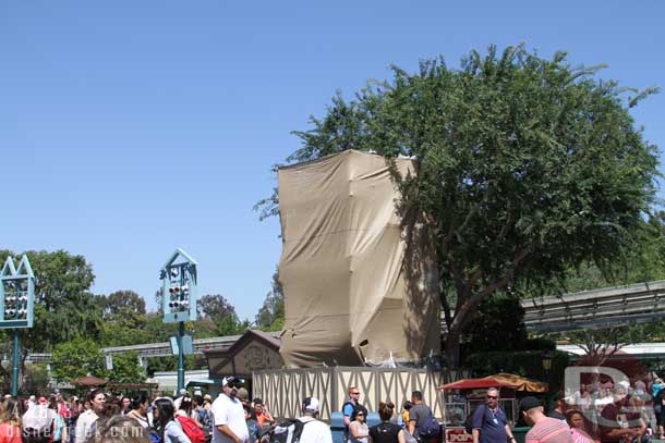 Speaking of painting the rest of the light towers in the Small World Mall are underwraps and being repainted.