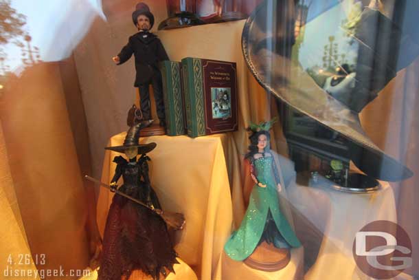 An Oz window in Elias and Co.