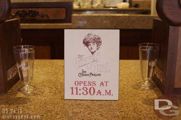 Gibson Girl was not open yet.. so took the opportunity to take a few photos with no guests around.