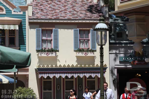 The ice cream stand signage and menus are gone.. wonder if this location will be repurposed into something else soon?