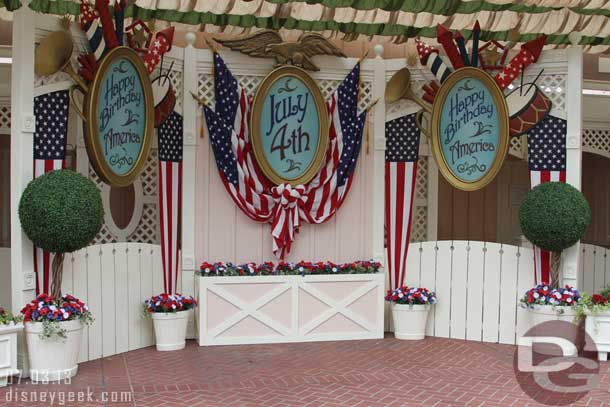 In Town Square a photo location has been set up for Independence Week, part of the Limited Time Magic Promotion