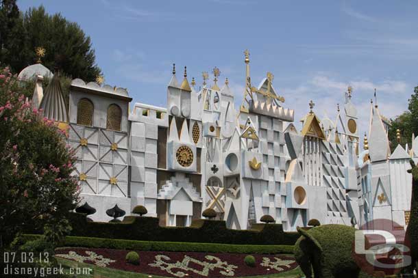 The Small World Facade looks like it could use some TLC.. 