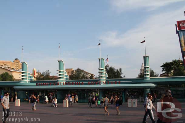 Heading over to DCA for a quick walk through.  No waits to hop between parks right now.