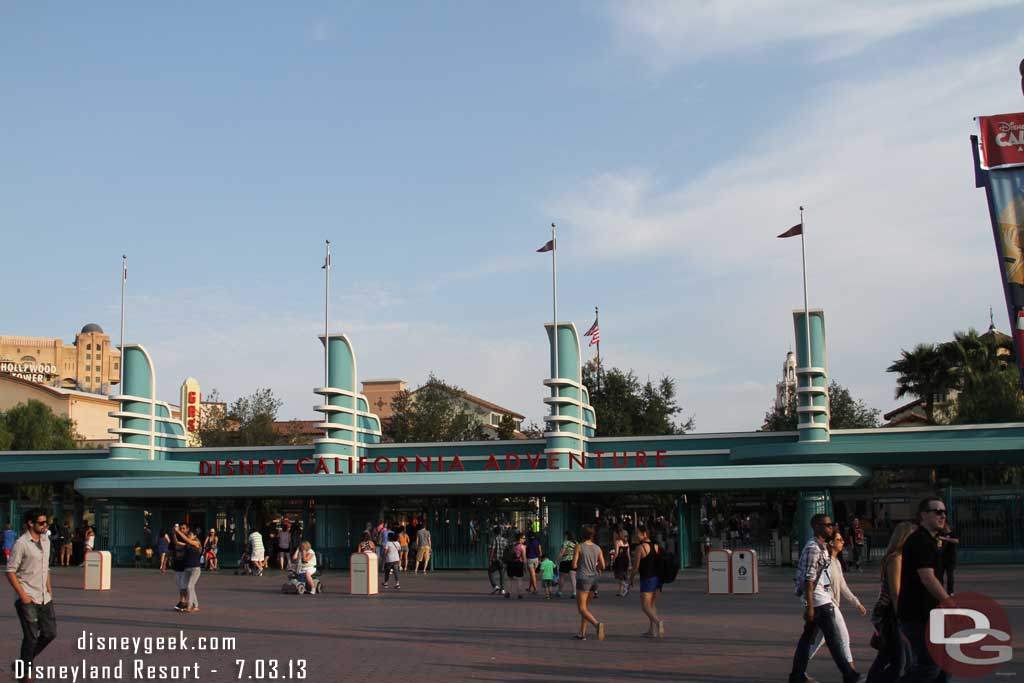 Heading over to DCA for a quick walk through.  No waits to hop between parks right now.