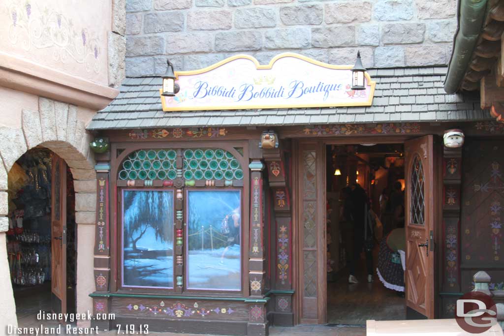 Noticed the window in the Bibbidi Bobbidi Boutique had a scene instead of merchandise.  This may have changed months ago but I just never noticed it.