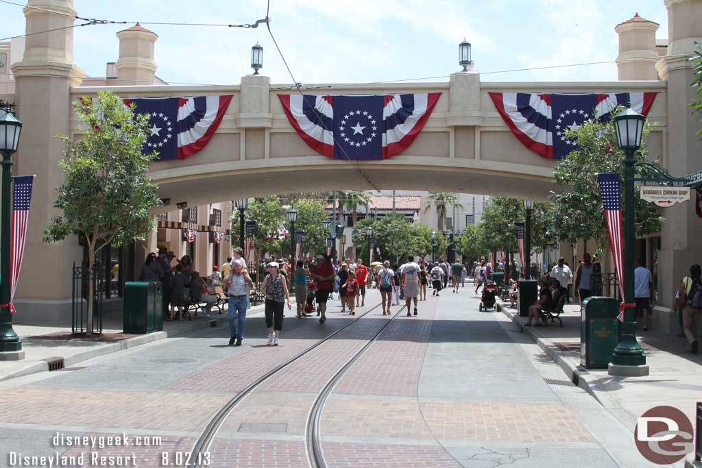 Once inside Buena Vista Street did not feel too crowded.