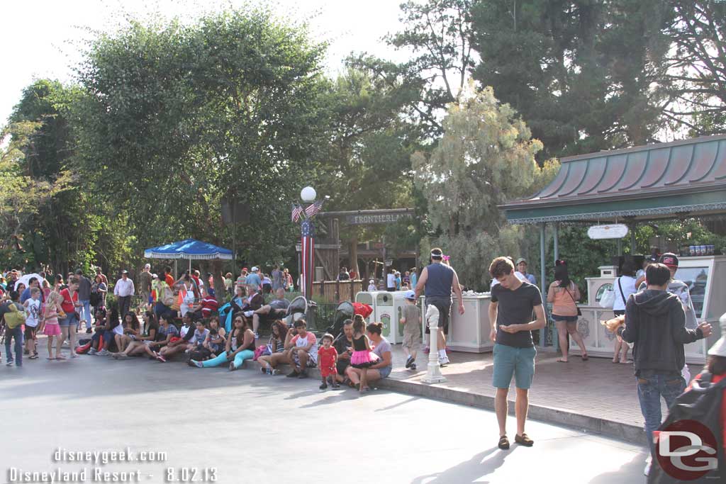 A large number of guests were sitting around the hub.  Not sure if they were just resting or waiting for the parade (if the parade hopefully someone told them it does not pass that way).