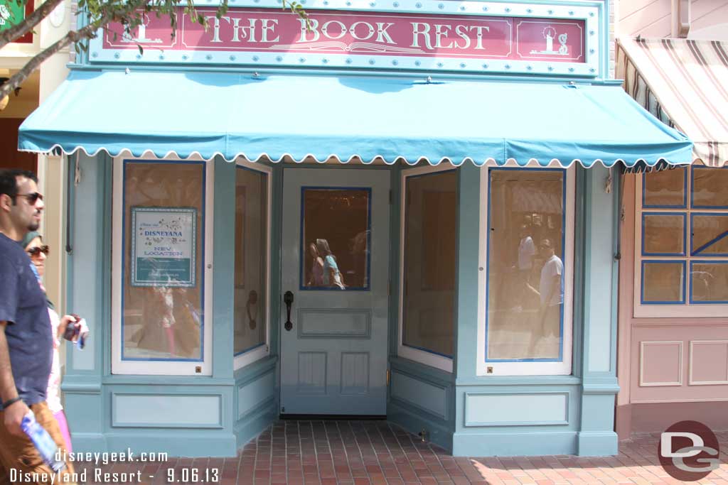 The old Disneyana store is not the Book Rest (it is really part of the Starbucks.