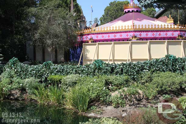 The walls are still up between Fantasy Faire and Frontierland.