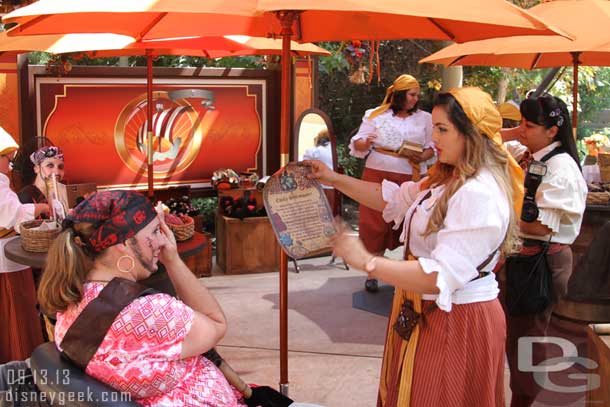 A guest taking the Pirate Oath 