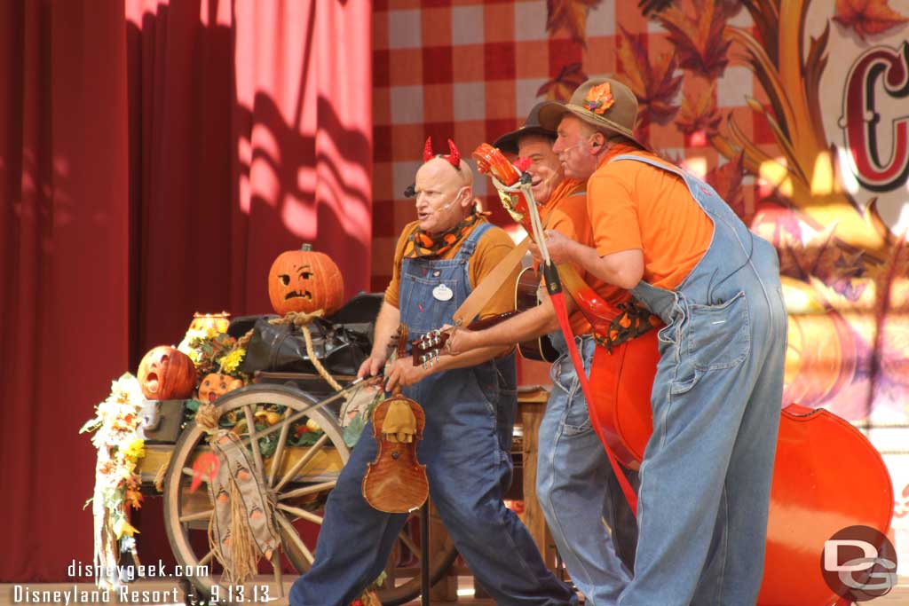 The Billies performing the Devil Went Down to Georgia