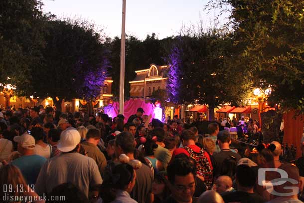 Town Square had mobs of guests.  One waiting for the dance floor, one for the character meet and greet, and one just lost or trying to get into the park.