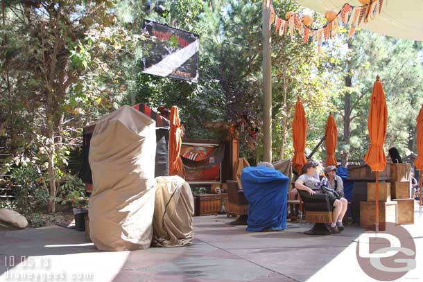 Some guests decided to use the more comfortable Pirates League chairs to enjoy the carnival. 