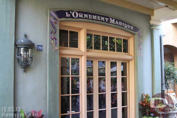 But the L Ornement Magique store is closed.
