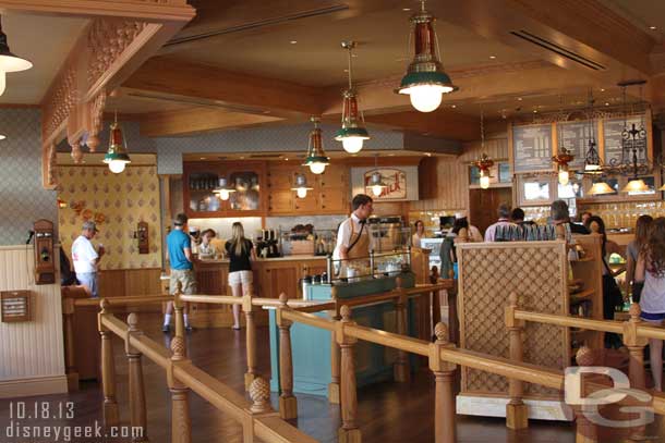 Took a quick look in the Market House and the queue maze was empty again.  Guessing as the weather turns colder this may fill up more.. or in the mornings.