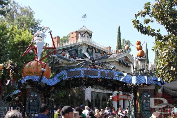 Haunted Mansion Holiday had a posted 30 minute wait, but it looked shorter (thanks to no Fastpass this season).