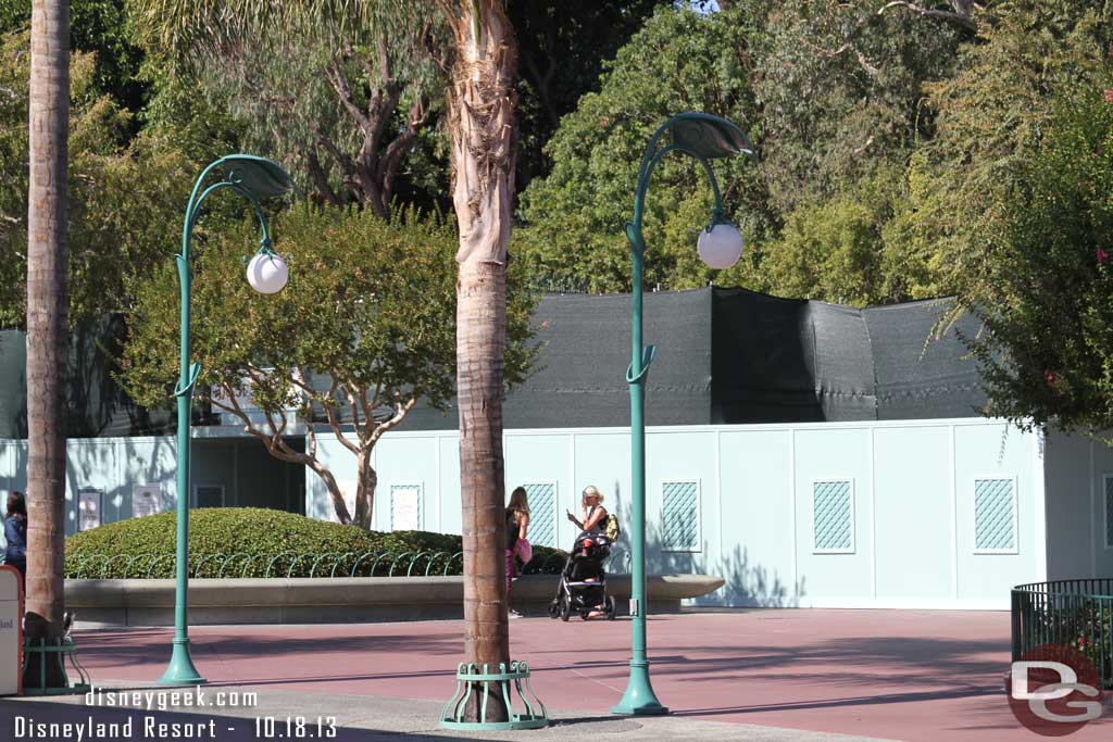 Some rennovation work on the guest relations/lockers to the left of the Disneyland Entrance.