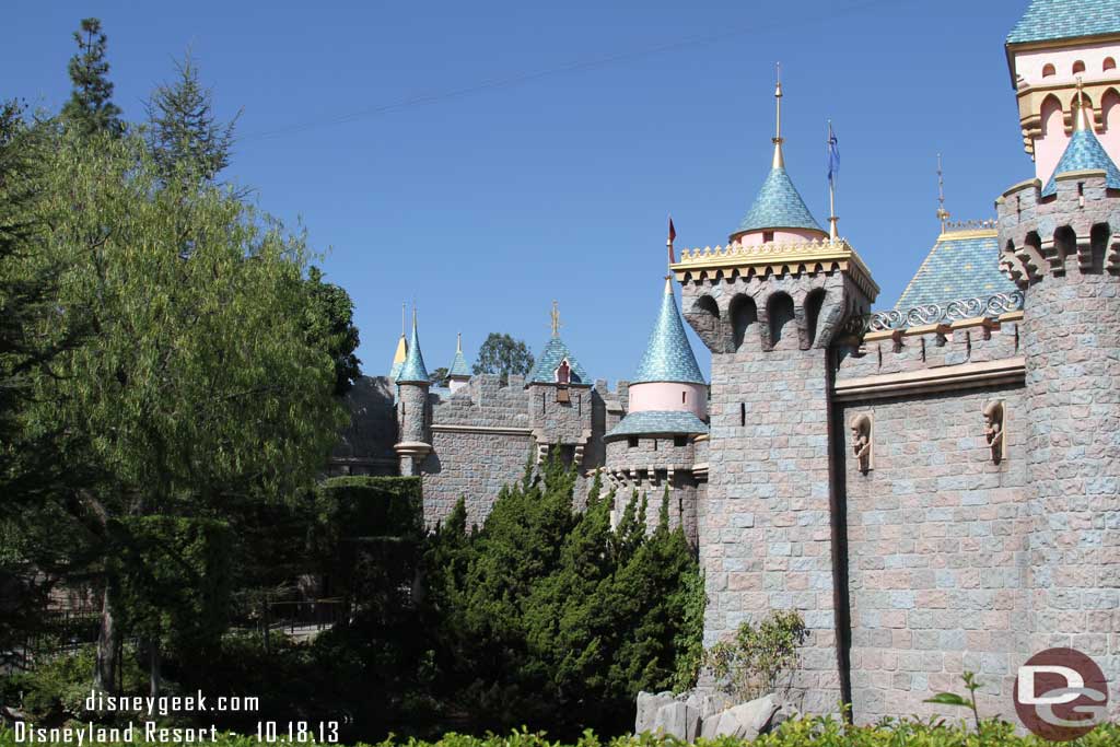 The fall protection wall work on the left side of the Castle is complete.  