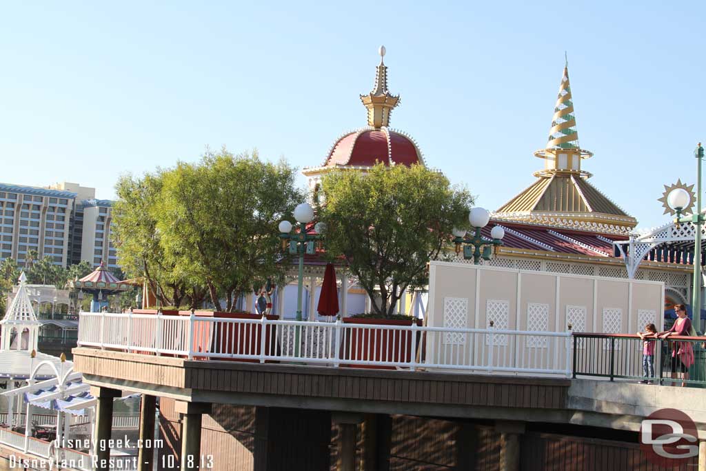 Walls up around the meet and greet. Guessing they are preparing it for the Christmas overlay