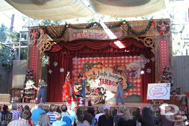 Billy Hill and the Holiday Hillbillies have returned.  This will be their final season though.  They retire from the park on Jan 6th after 20 years.