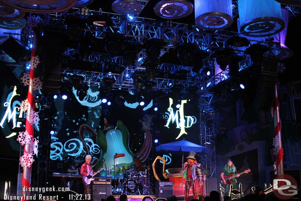 The Mad T Party Band Performing