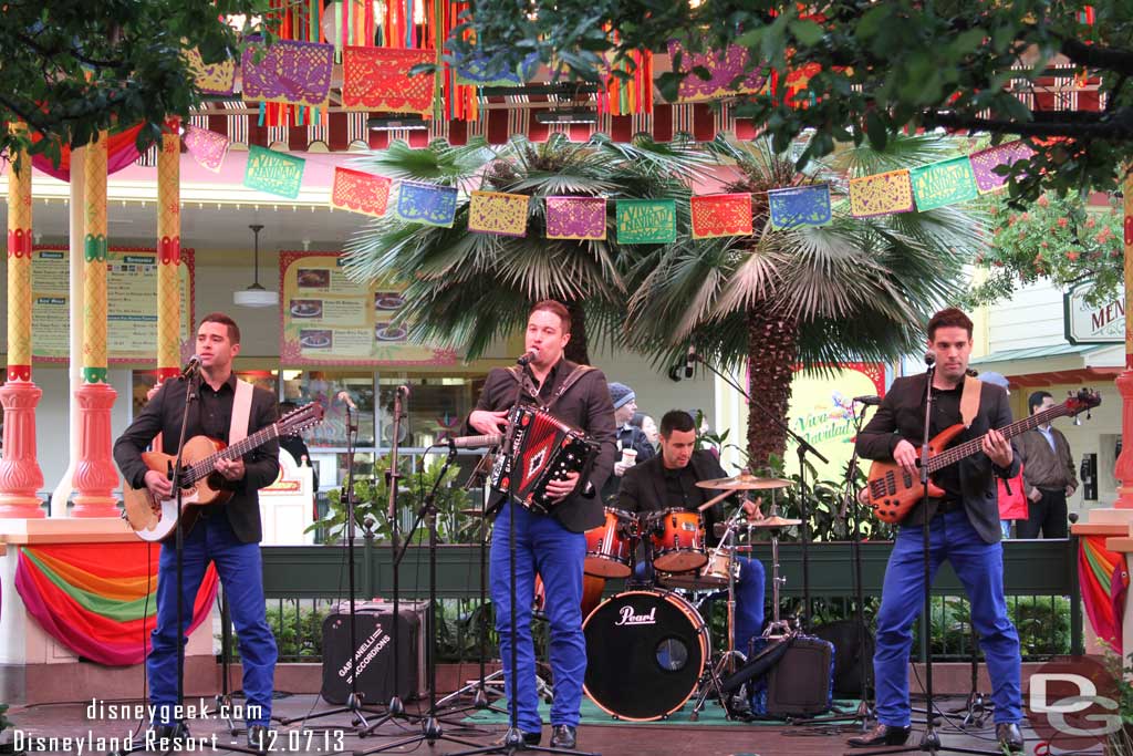 Hermanos Herrera performing at the Paradise Garden Bandstand.