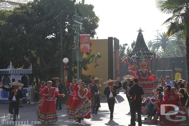 Caught the 1:30 Viva Navidad! Street Party