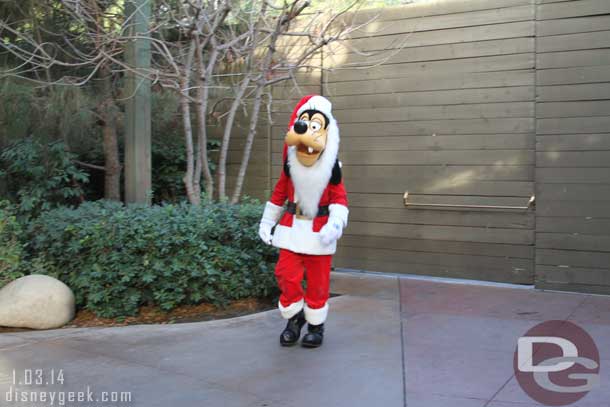 Santa Goofy was also out.