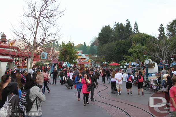 A look at the crowd in Toontown.