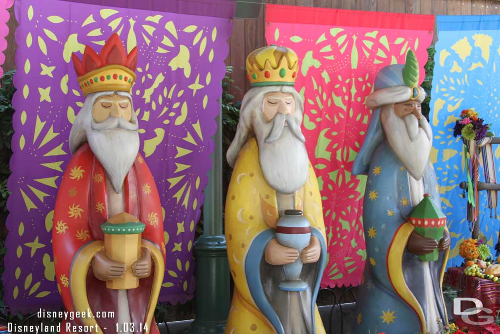 The three kings statues were set up where they had the dance lessons for a photo op.