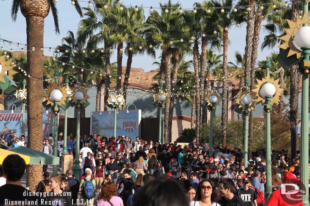 The Pier walkway looked really crowded thanks to the Screamin overflow queue taking up the right hand side.  It was a 55 minute wait.