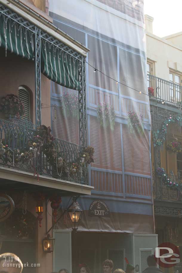 The walls/tarps at the Exit to Pirates remain.