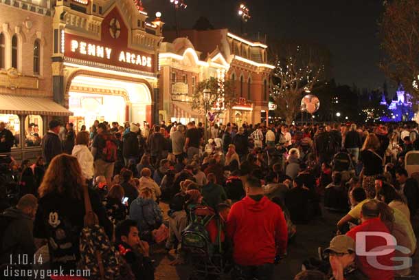 A lot of guests decided to sit down and wait for the fireworks this evening on Main Street. This was about 5 minutes before show time.  Surprised they were not being asked to stand.