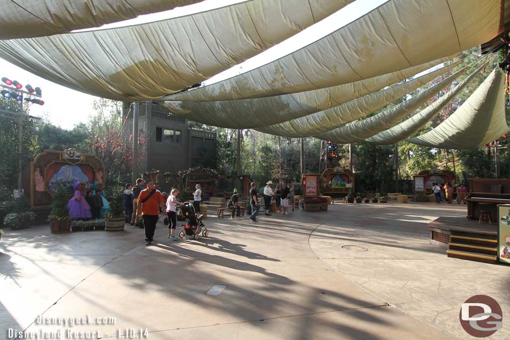 Some wide shots of the area.  It was the first day and not really announced plus the low crowd in the park made for a fairly empty Jamboree today.