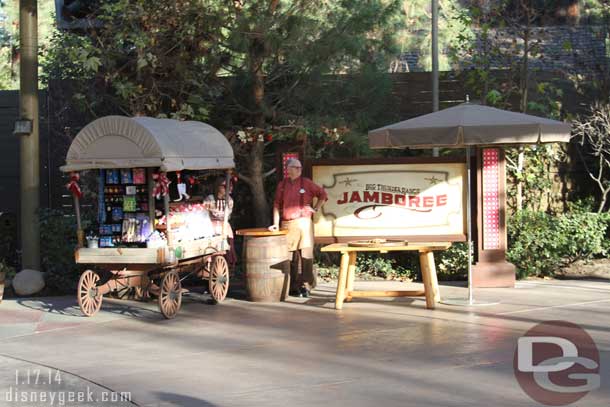 Even the merchandise cart was quiet.