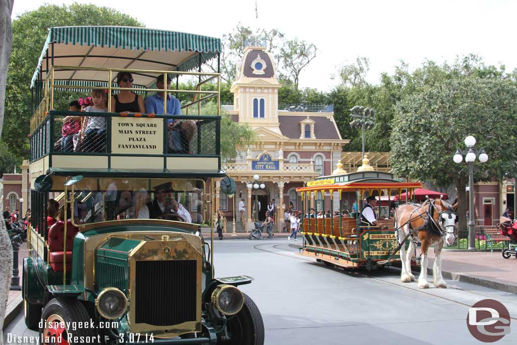 Finally making my way out to Main Street after my visit to the gallery.