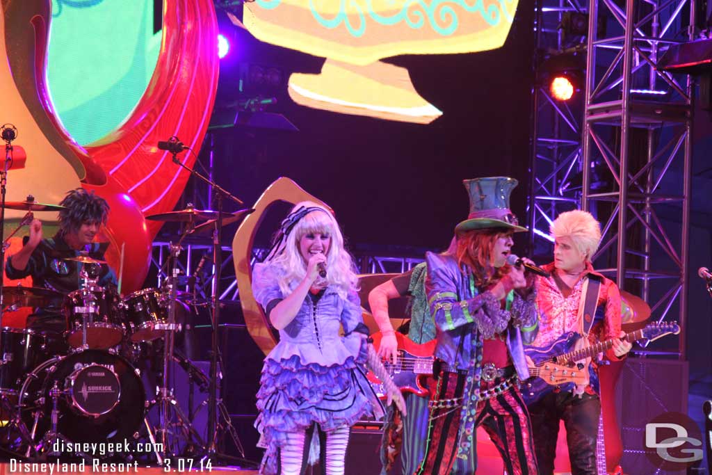 Caught a couple songs from the Mad T Party band while waiting for the Muppets.