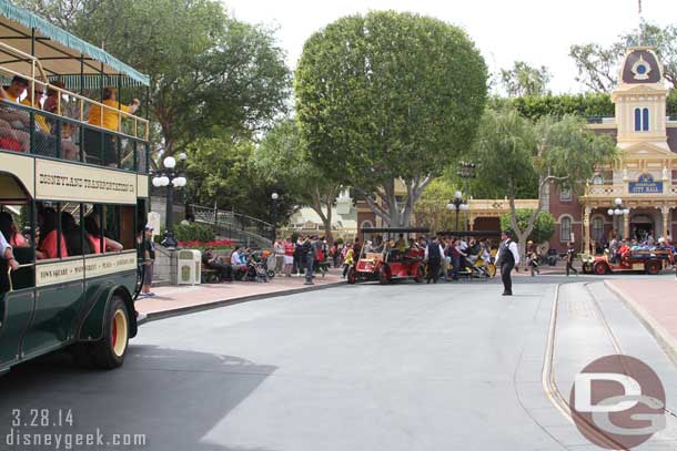 And if you timed it right you could get a shot like this...   notice all the Main Street vehicles out today.  Two horseless carriages, the bus, and fire truck in this picture.  Also a horse drawn street car was making the rounds.