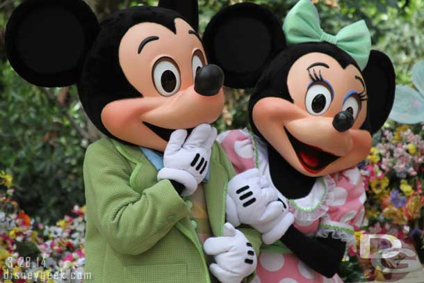Mickey and Minnie in their springtime outfits