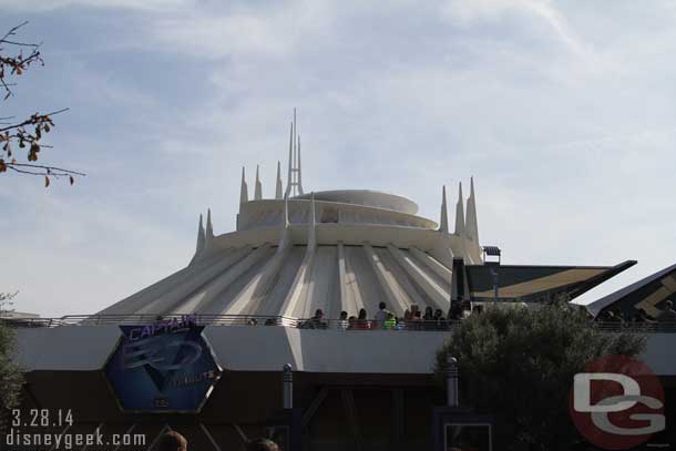 The work on the top of Space Mountain looks to be complete.  Once they clean the rest of the mountain it should blend in nicely.  