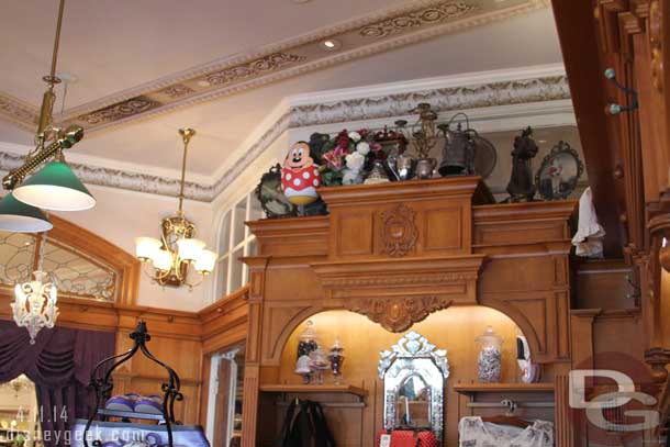 Minnie in the Fortuosity Store on Main Street.